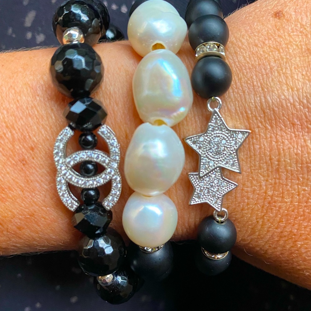Set of 3 bracelets, fresh water pearl & onyx